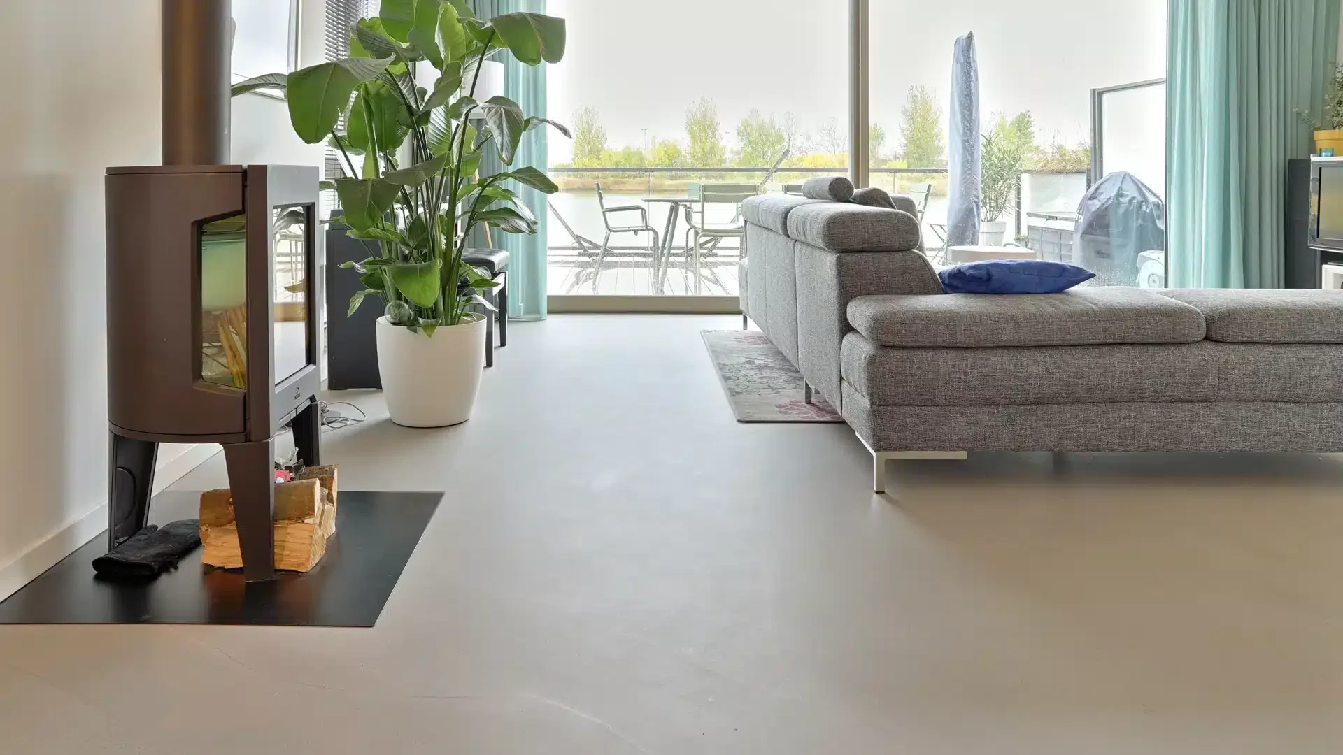 Kun je zelf een betonvloer storten?